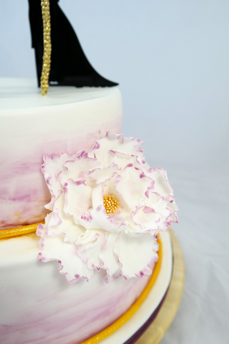 torte-hochzeit-mit-rose-2